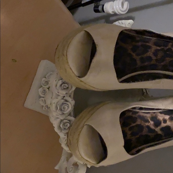 Betsy Johnson Platform Wedges size 10M - Picture 2 of 5